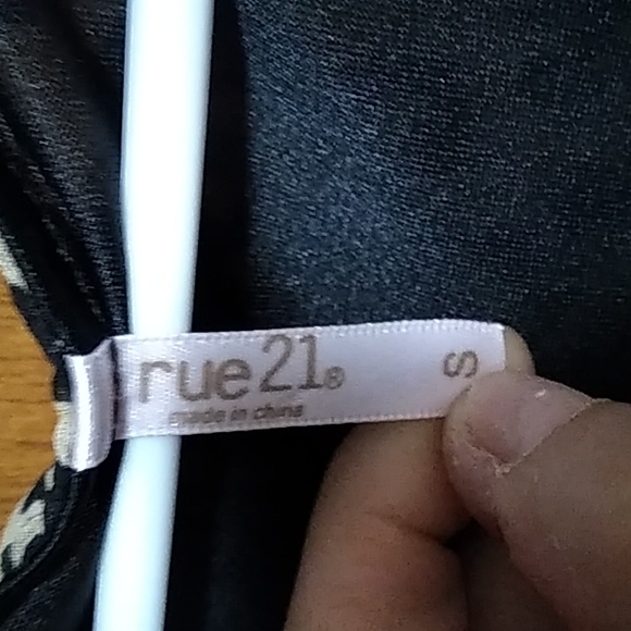 Dress - Picture 3 of 3